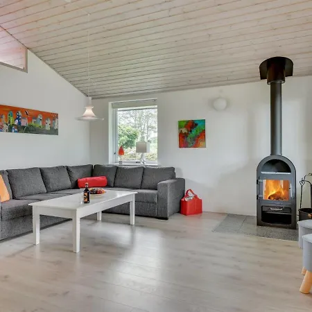 Adelheid - 350m From The Sea In Se Jutland By Interhome Обенро