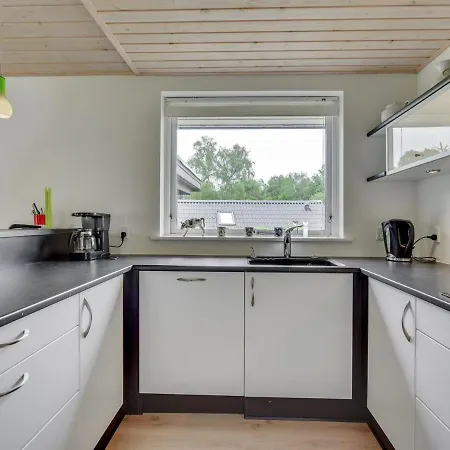 Adelheid - 350m From The Sea In Se Jutland By Interhome Обенро